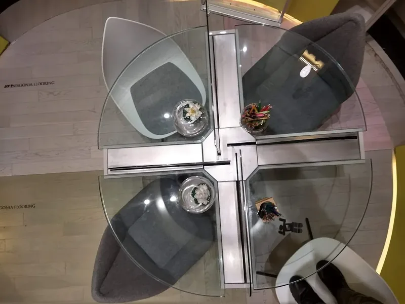 MESA CO-WORKING EN RAUVISIO CON TAPA DE CRISTAL Y ACERO